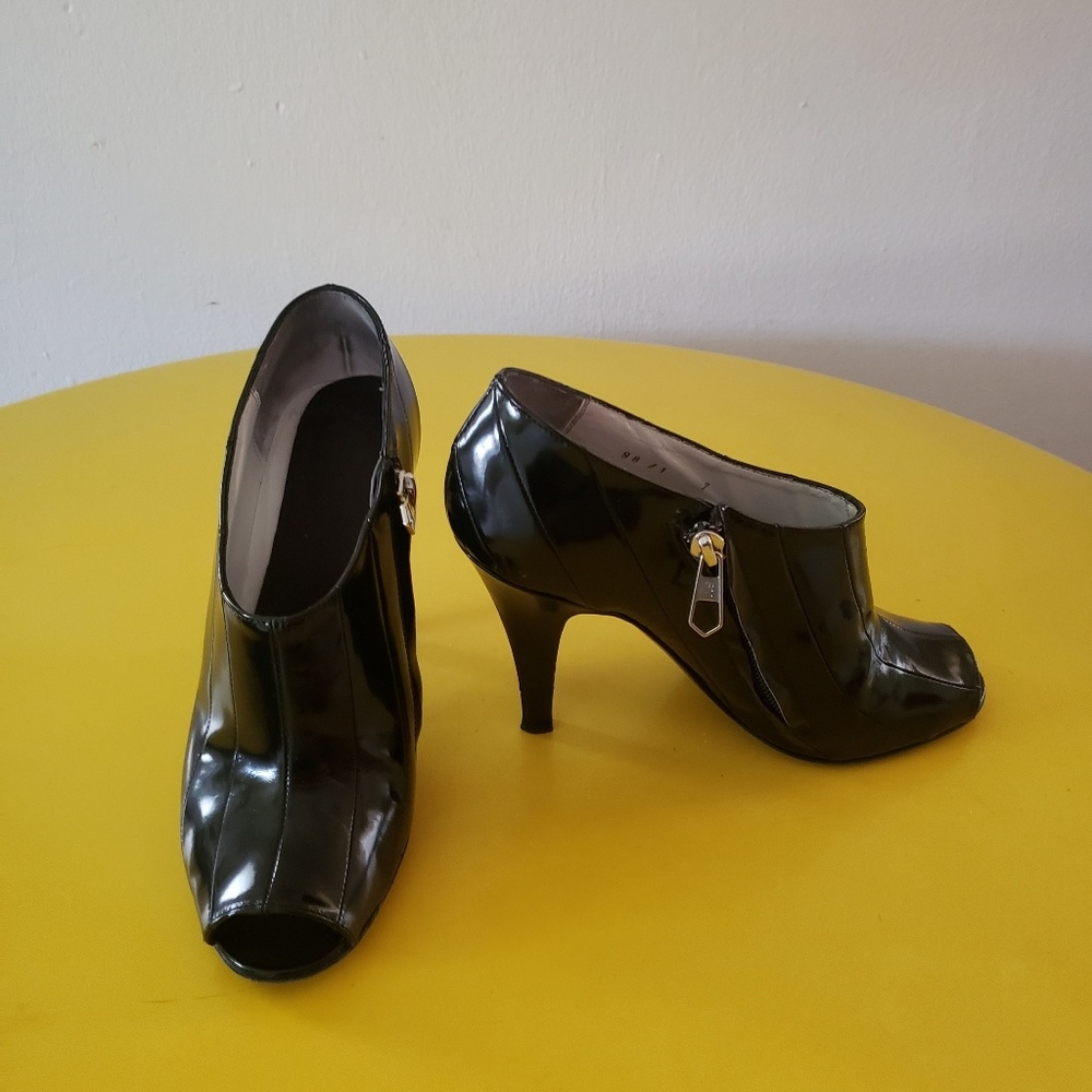 Shoes - Picture 2 of 2